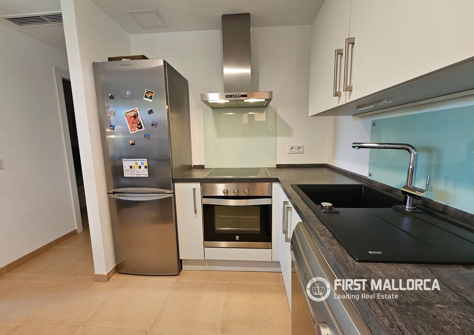 2 bedroom Apartment for sale in Sa Rapita / La Rapita with pool garage - € 479,000 (Ref: 9926360)