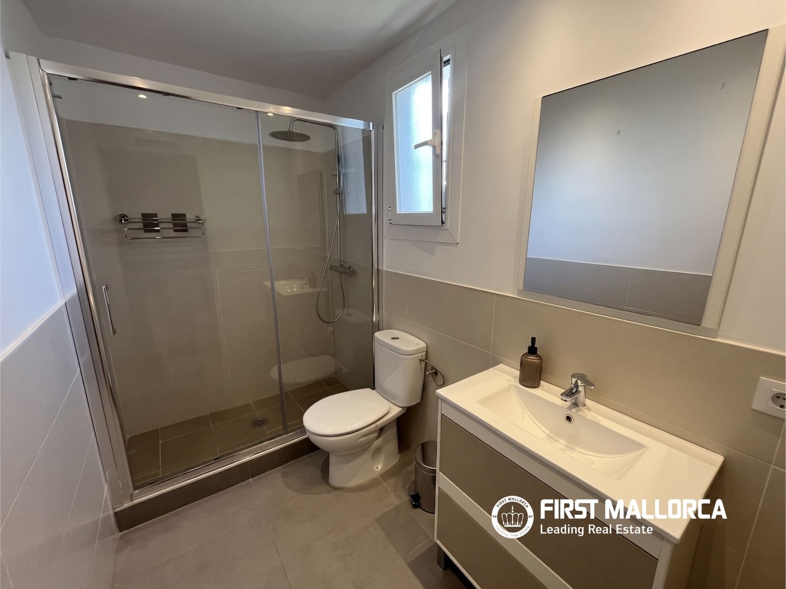 3 camera da letto Villetta Bifamiliare da affittare in Palma de Mallorca con garage - 3.000 € (Rif: 9932377)
