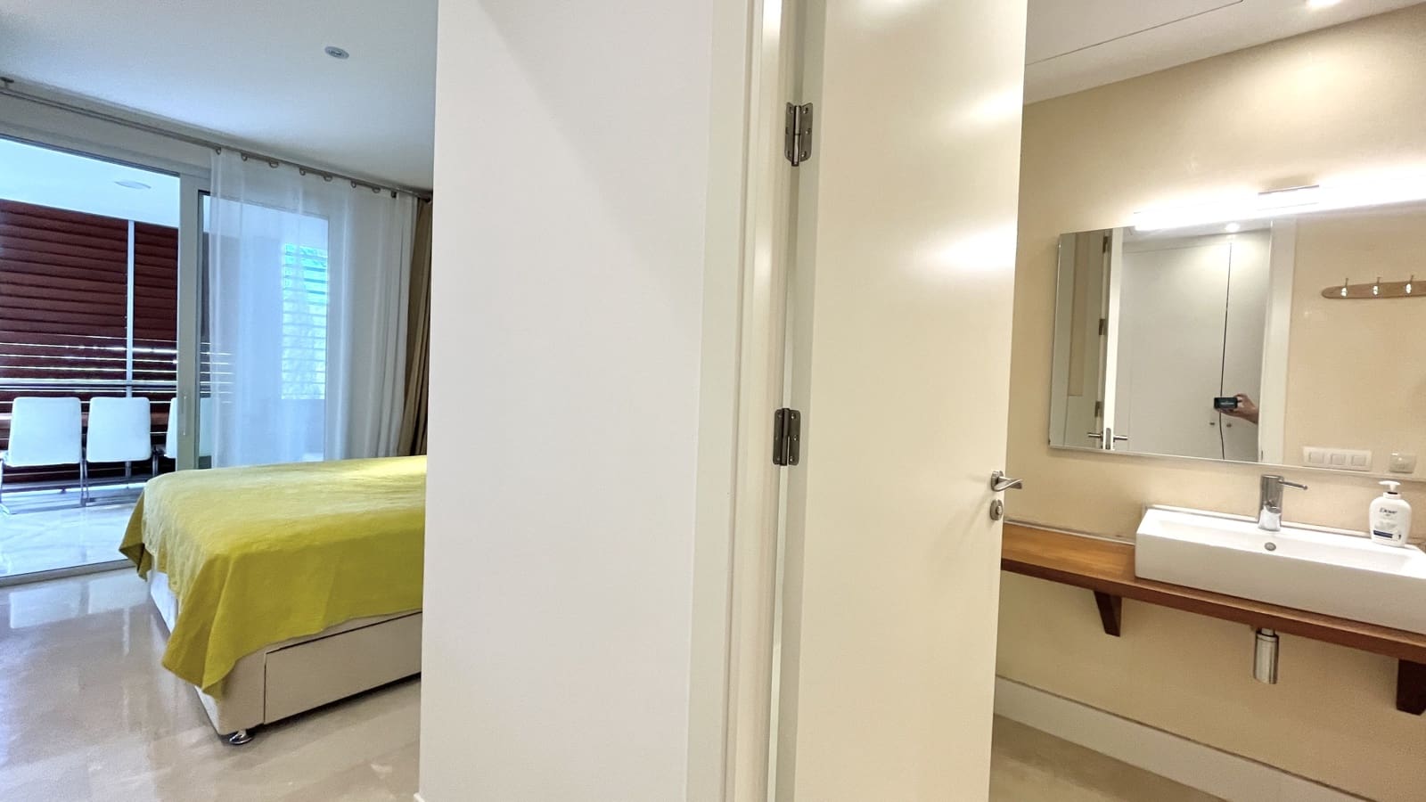 2 slaapkamer Appartement te koop in Bendinat met zwembad garage - € 1.750.000 (Ref: 9941504)