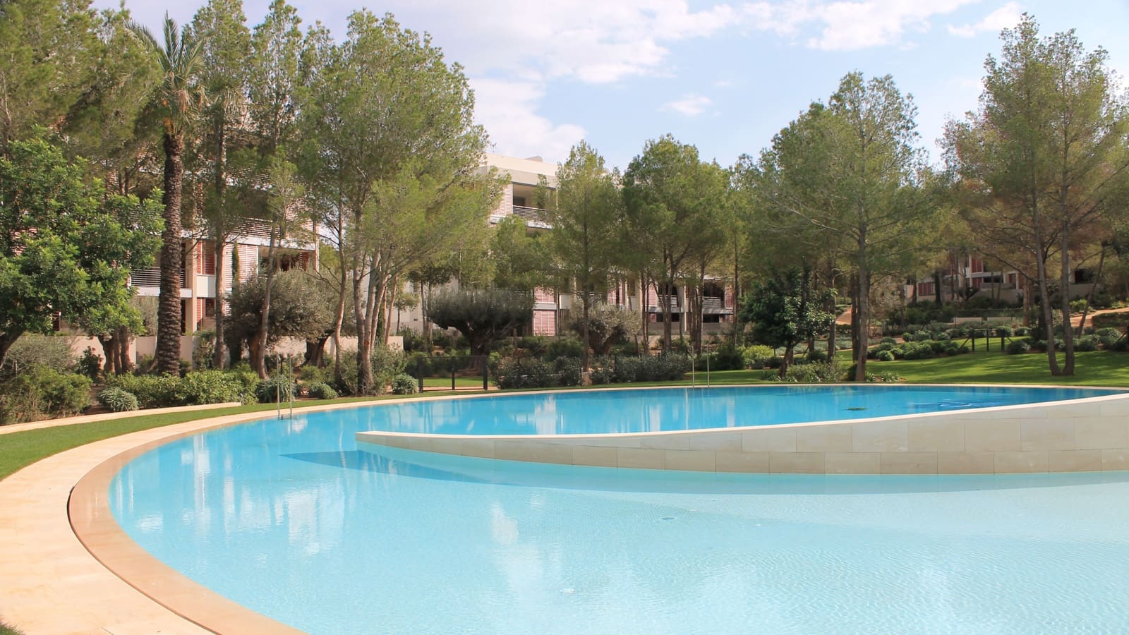 2 slaapkamer Appartement te koop in Bendinat met zwembad garage - € 1.750.000 (Ref: 9941504)