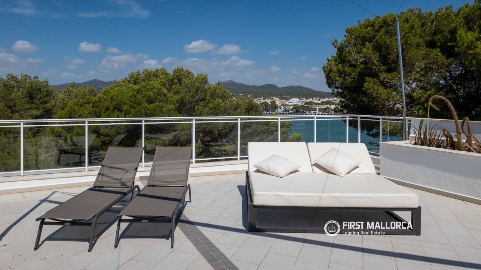 3 sypialnia Penthouse na sprzedaż w Portocolom z basenem garażem - 2 300 000 € (Ref: 9944916)