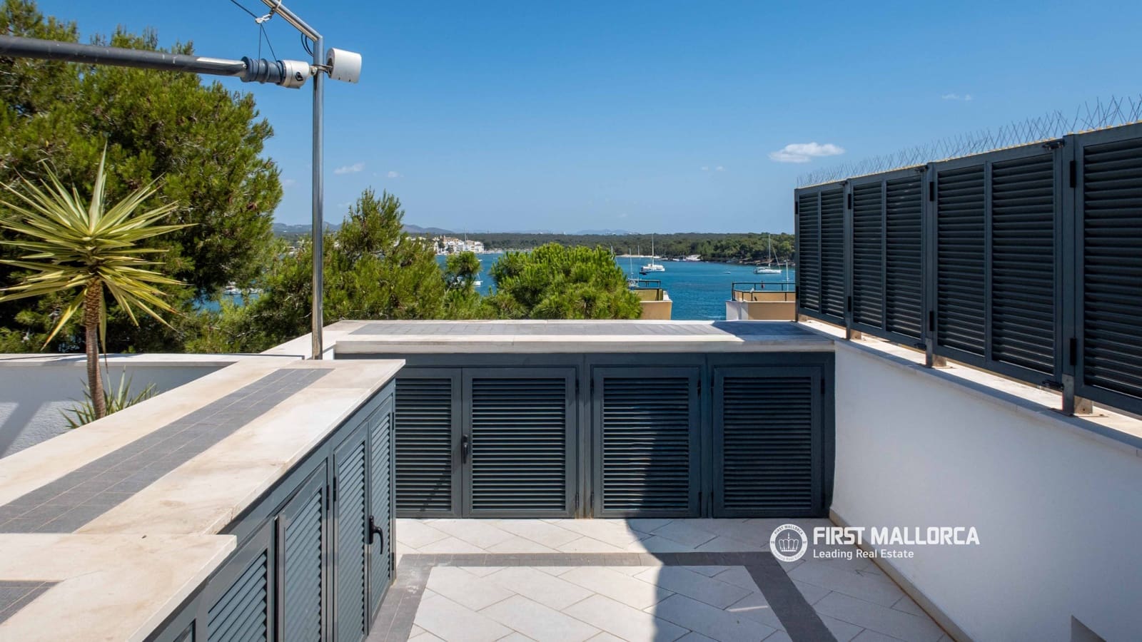 3 sypialnia Penthouse na sprzedaż w Portocolom z basenem garażem - 2 300 000 € (Ref: 9944916)