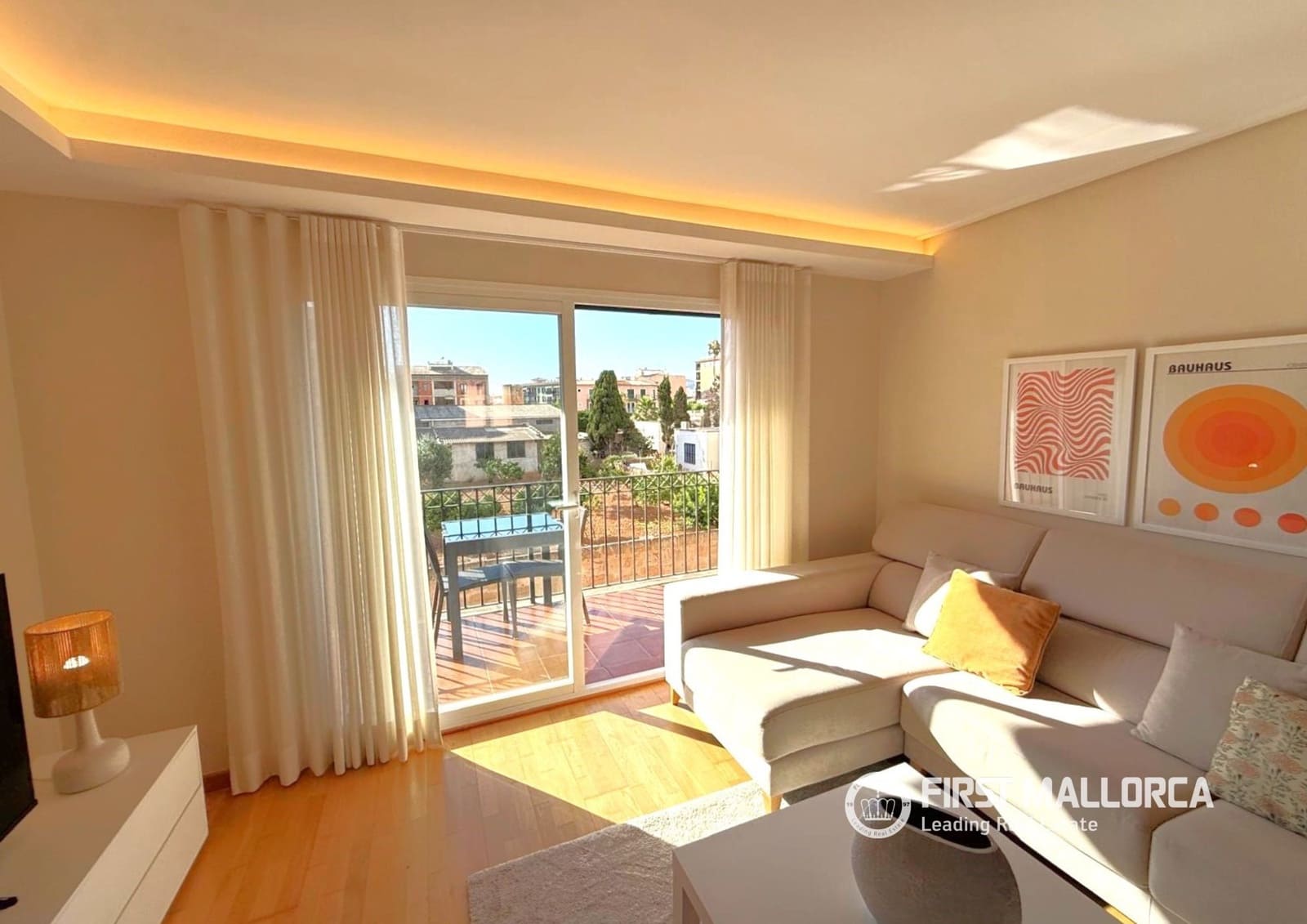 Appartement de 2 chambres à louer à Llucmajor avec piscine garage - 2 000 € (Ref: 9948885)