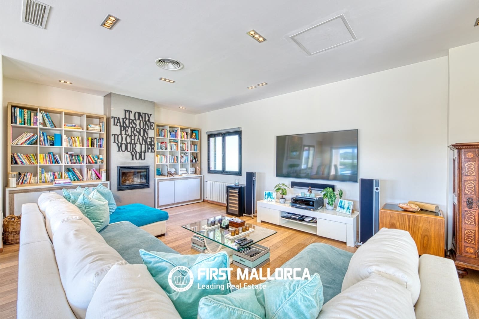 5 bedroom Villa for rent in Cala Vinyes / Cala Vinyas / Cala Vinas - € 10,000 (Ref: 9948886)