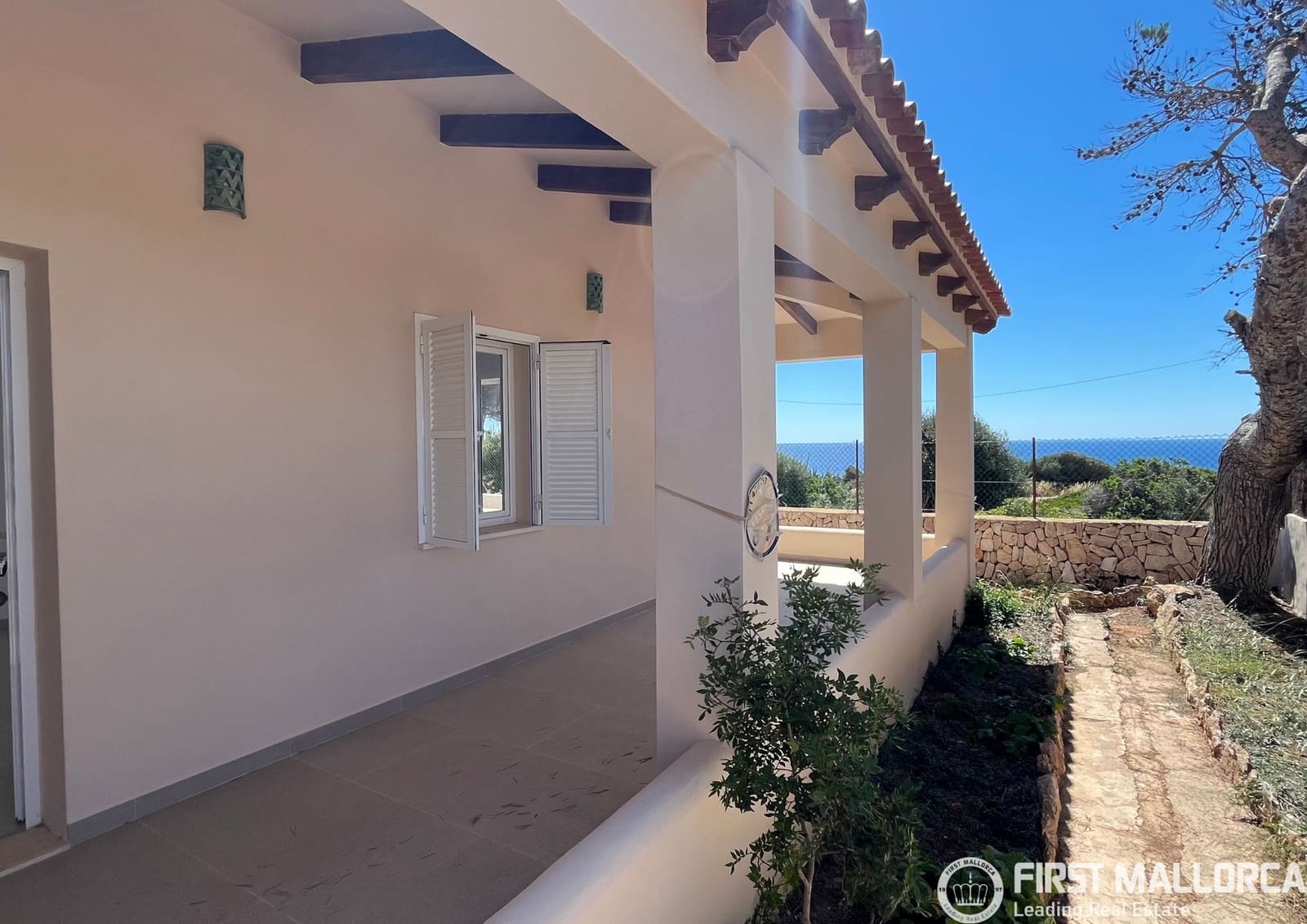 3 sypialnia Willa do wynajęcia w Cala Llombards z garażem - 2 350 € (Ref: 9950679)