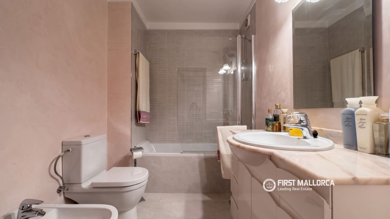 4 sovrum Lägenhet att hyra i Palma de Mallorca med garage - 3 000 € (Ref: 9953407)