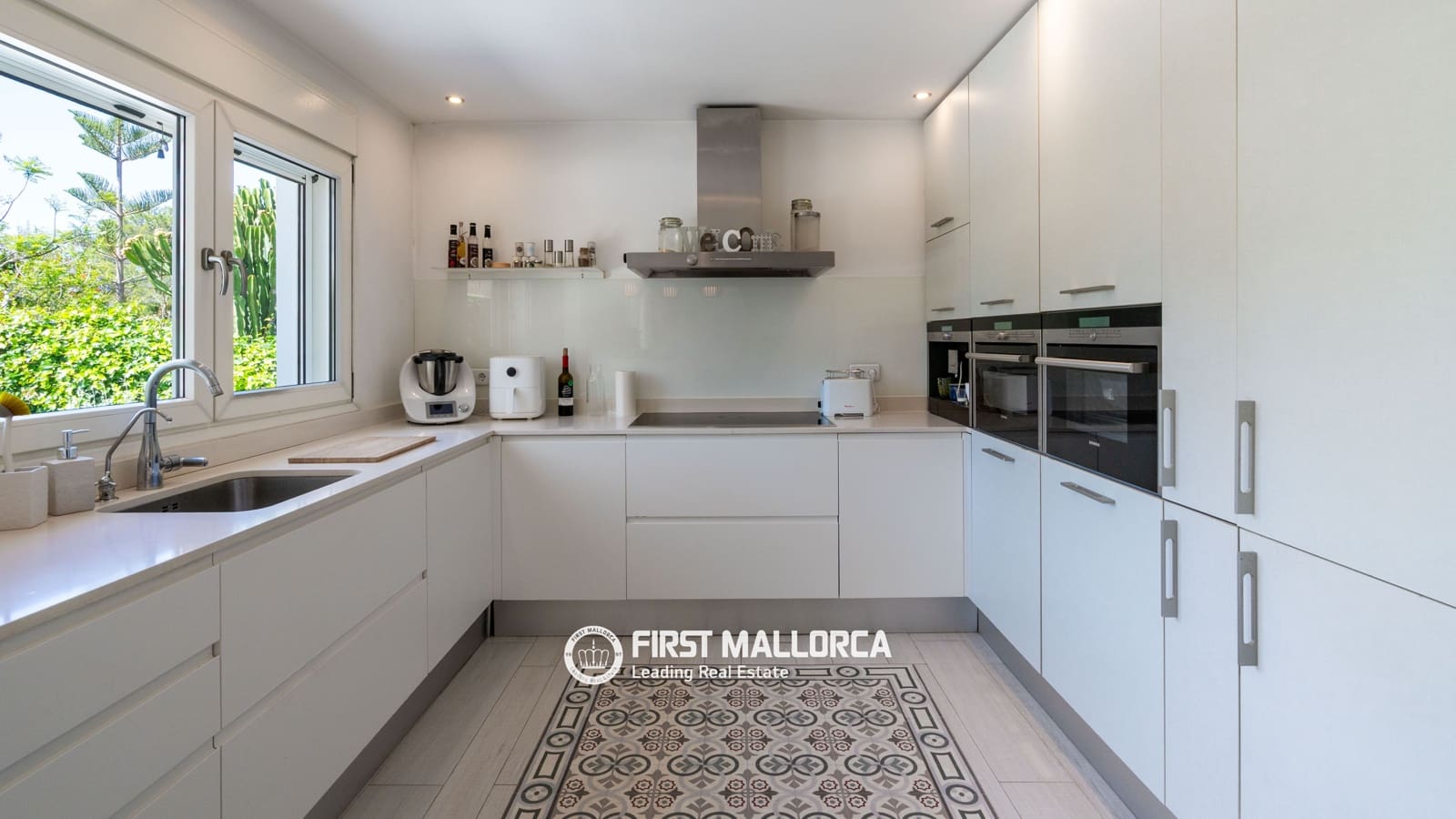 Chalet de 5 habitaciones en Santa Ponsa en venta con piscina garaje - 3.250.000 € (Ref: 9953411)