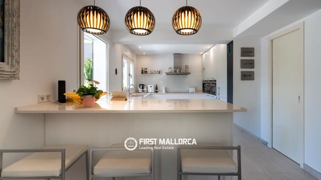 Chalet de 5 habitaciones en Santa Ponsa, Calvià en venta con piscina garaje - 3.250.000 € (Ref: 9953411)