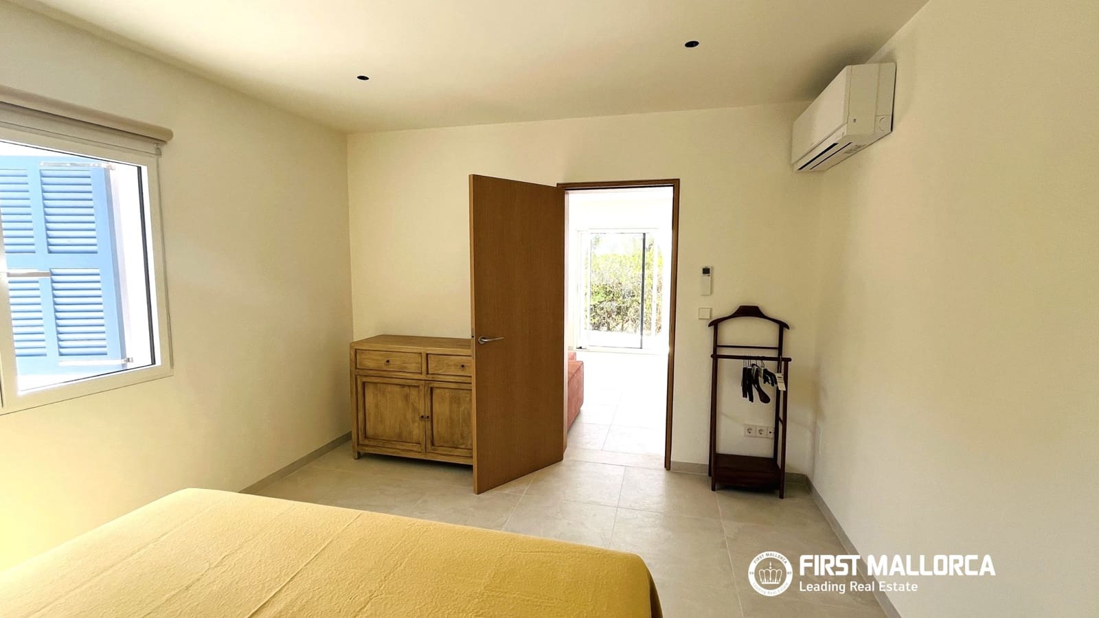 3 bedroom Villa for rent in Cala Murada with garage - € 2,000 (Ref: 9961764)