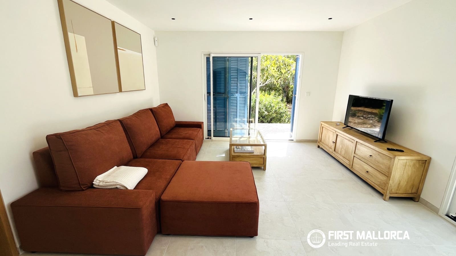 3 bedroom Villa for rent in Cala Murada with garage - € 2,000 (Ref: 9961764)