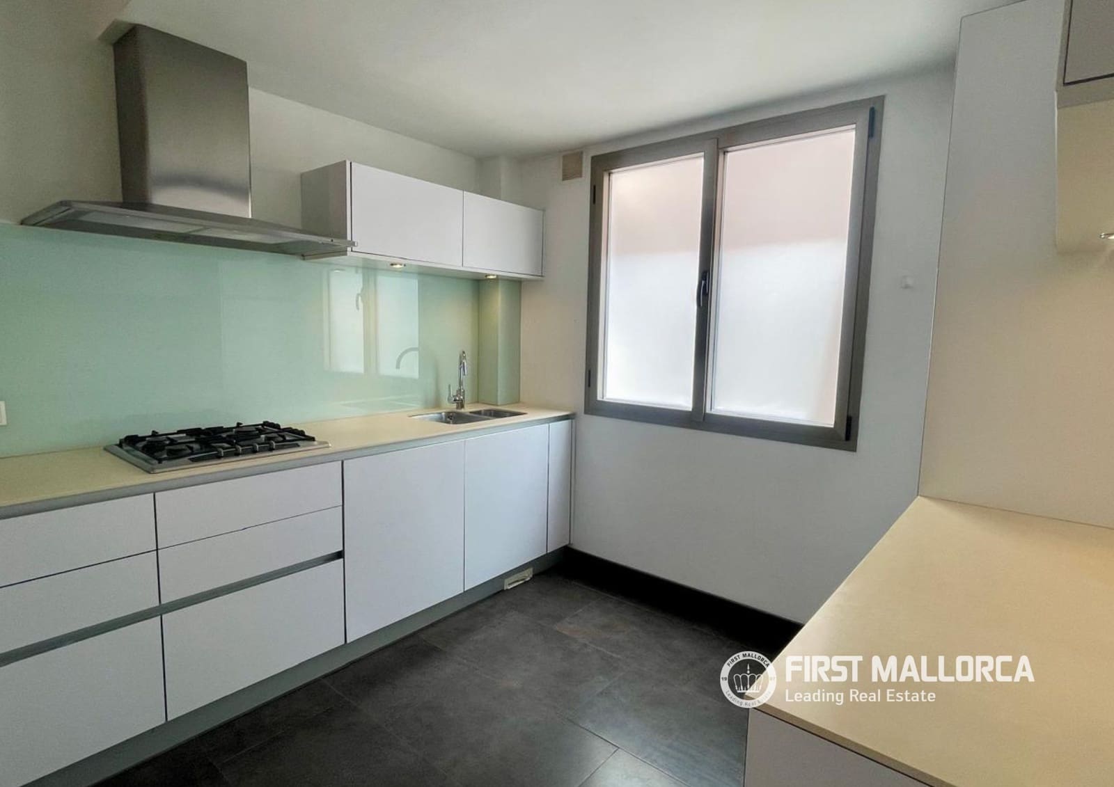 2 bedroom Penthouse for rent in Palma de Mallorca - € 2,300 (Ref: 9969061)