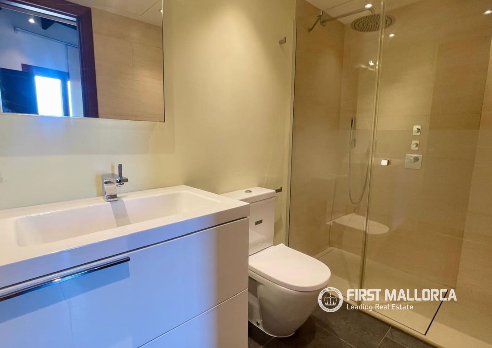 2 bedroom Penthouse for rent in Palma de Mallorca - € 2,300 (Ref: 9969061)