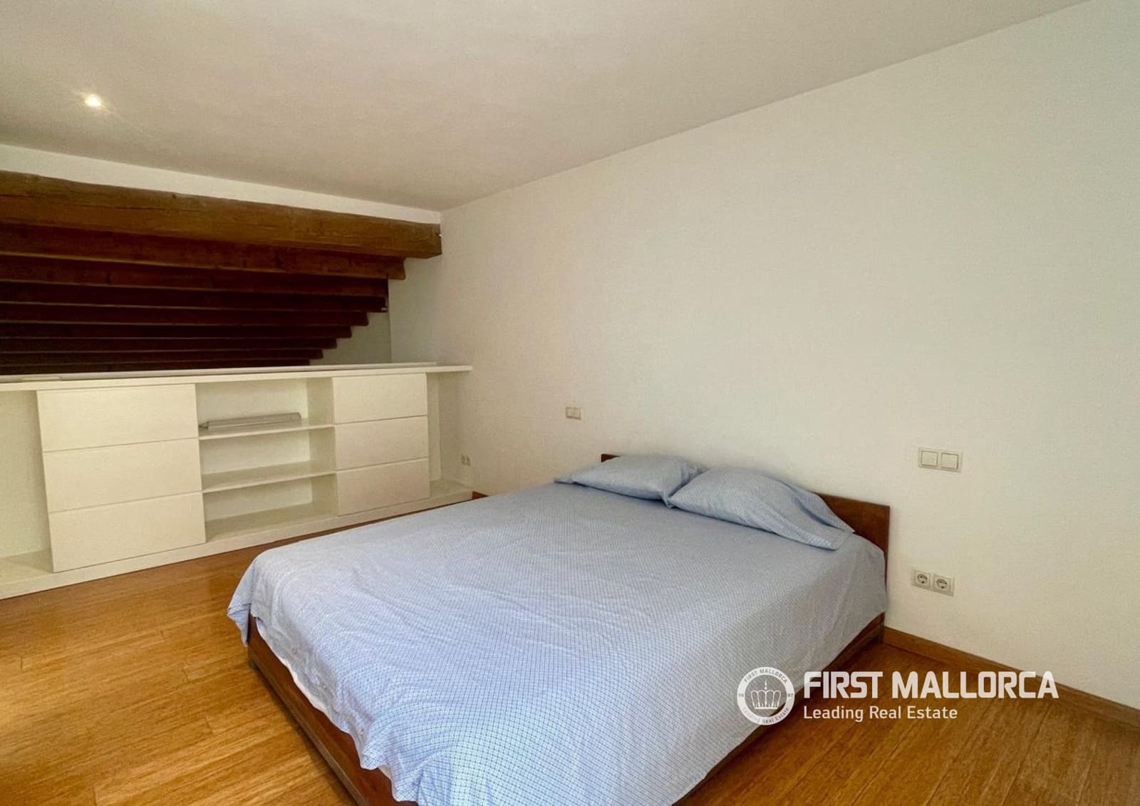 2 bedroom Penthouse for rent in Palma de Mallorca - € 2,300 (Ref: 9969061)