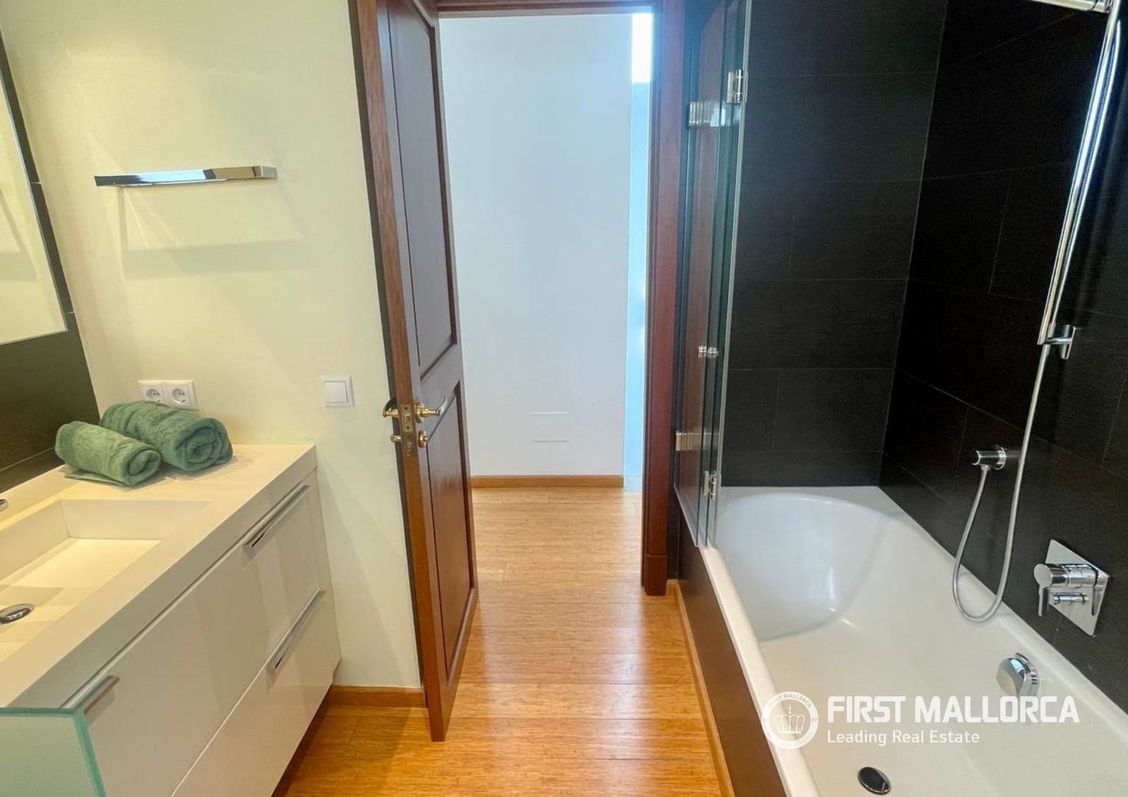 2 bedroom Penthouse for rent in Palma de Mallorca - € 2,300 (Ref: 9969061)