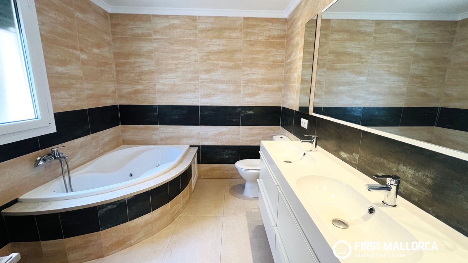 2 bedroom Apartment for sale in Santanyi with garage - € 419,000 (Ref: 9972284)