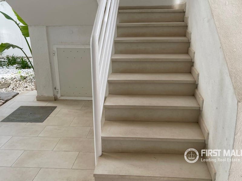 2 soverom Leilighet til salgs i Portals Nous med svømmebasseng - € 1 495 000 (Ref: 9974365)