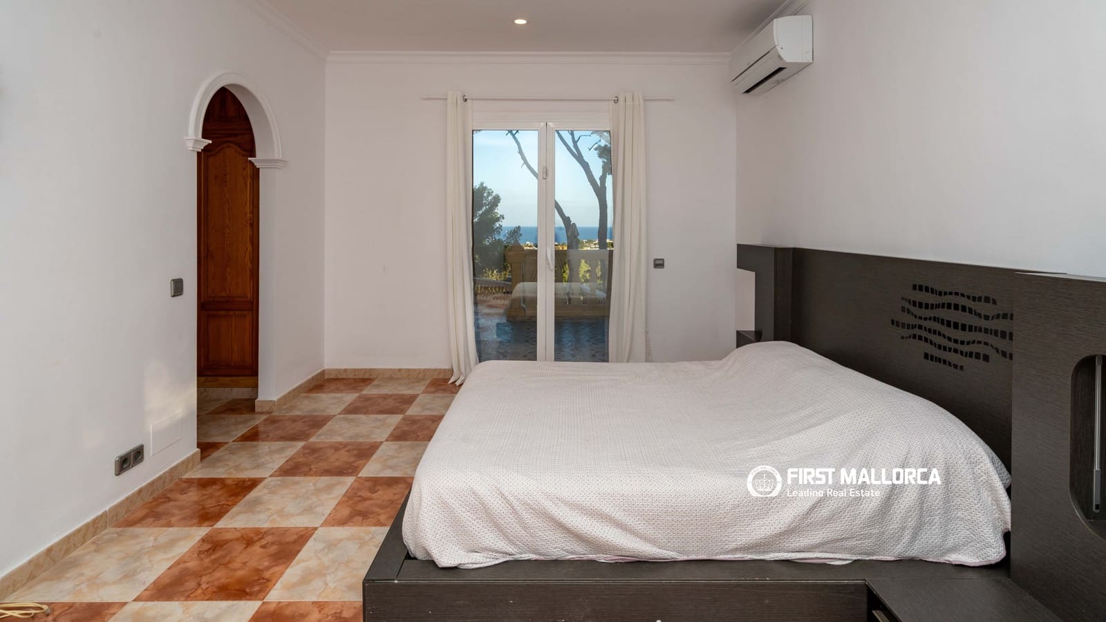 5 bedroom Villa for sale in Costa d'en Blanes with pool garage - € 2,650,000 (Ref: 9976518)