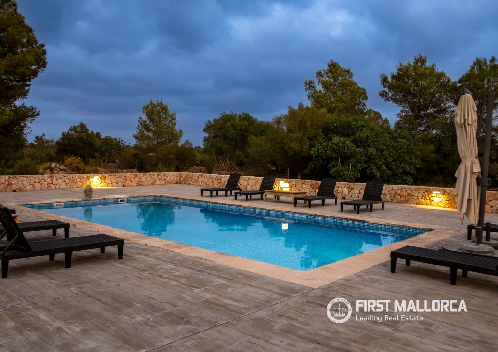 6 soveværelse Finca/Landehus til salg i Algaida med swimmingpool garage - € 2.350.000 (Ref: 9983974)