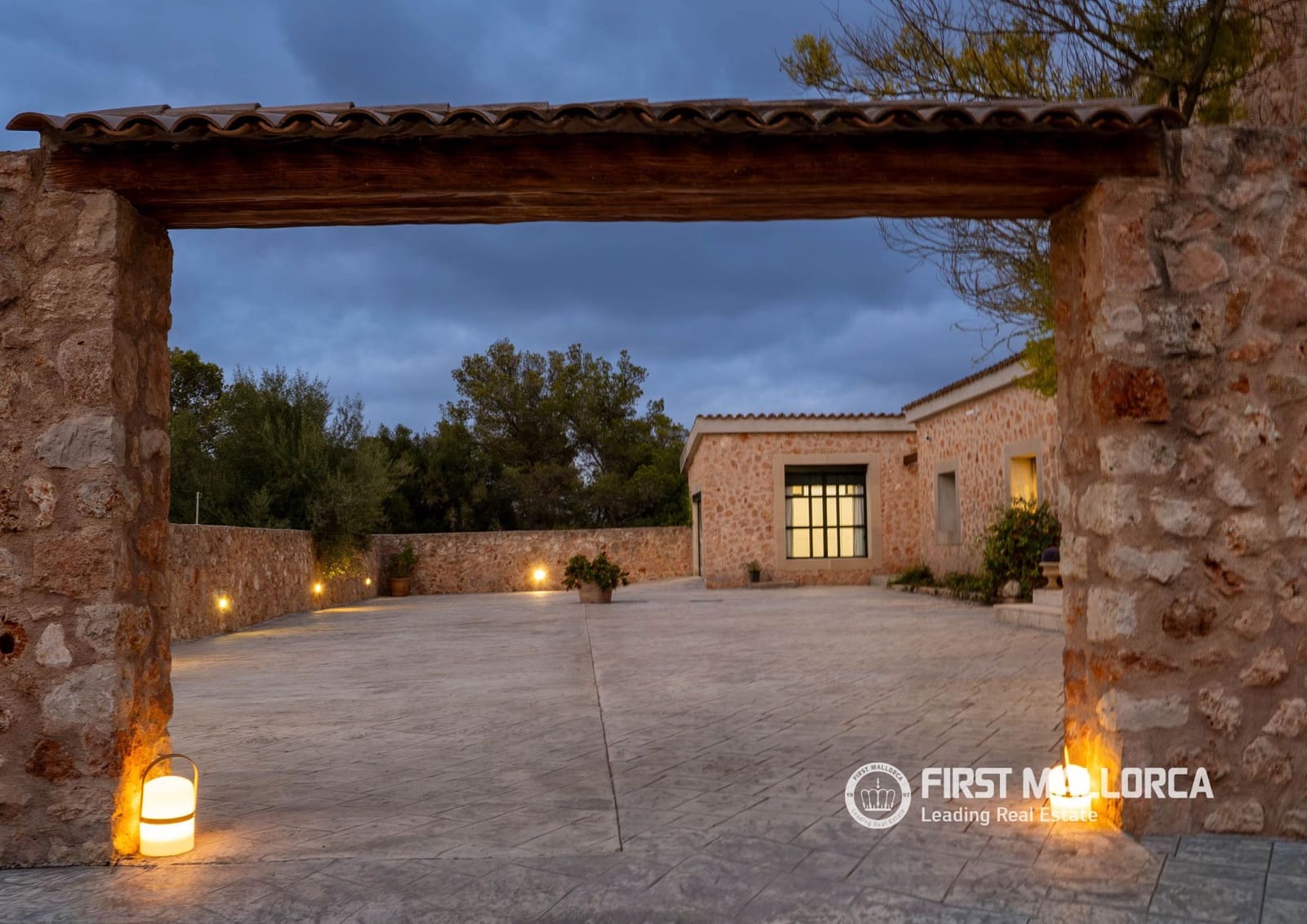 6 soveværelse Finca/Landehus til salg i Algaida med swimmingpool garage - € 2.350.000 (Ref: 9983974)