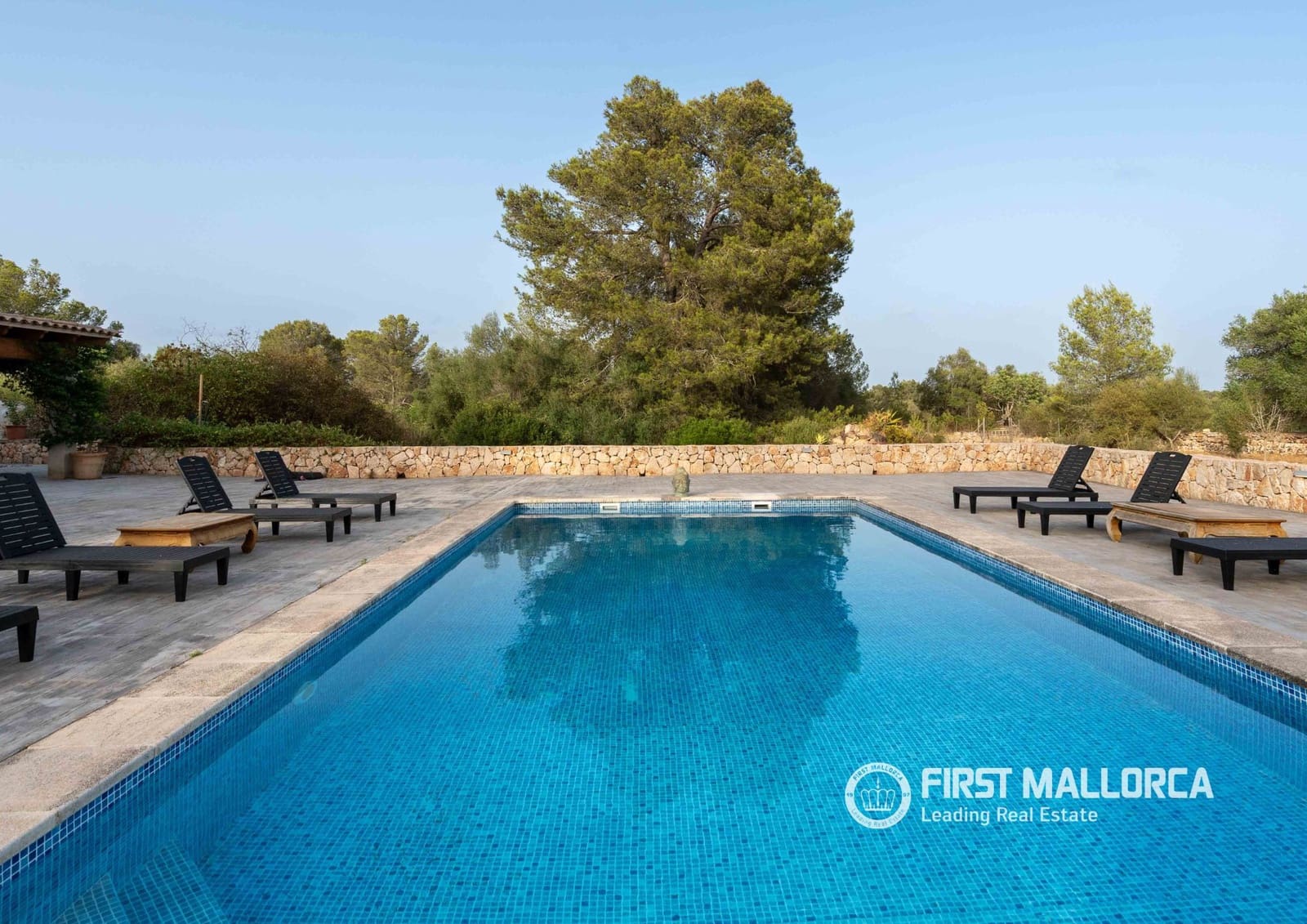 6 soveværelse Finca/Landehus til salg i Algaida med swimmingpool garage - € 2.350.000 (Ref: 9983974)