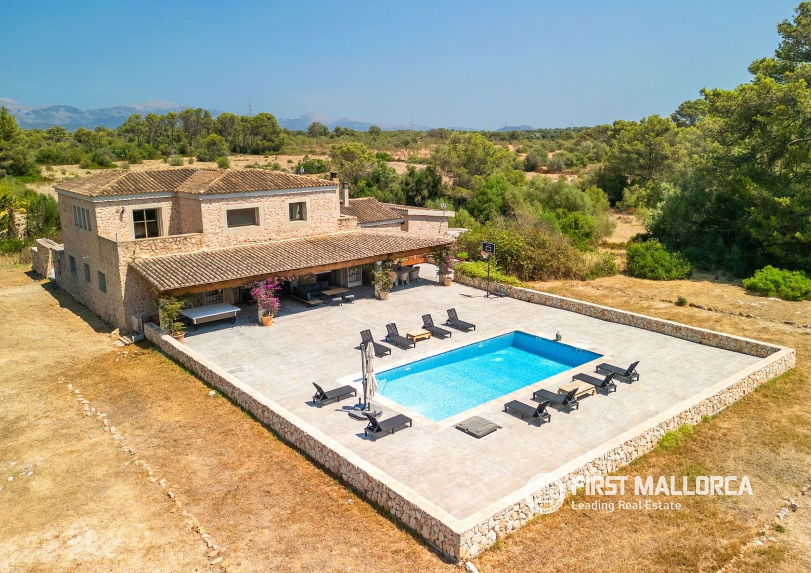6 soveværelse Finca/Landehus til salg i Algaida med swimmingpool garage - € 2.350.000 (Ref: 9983974)