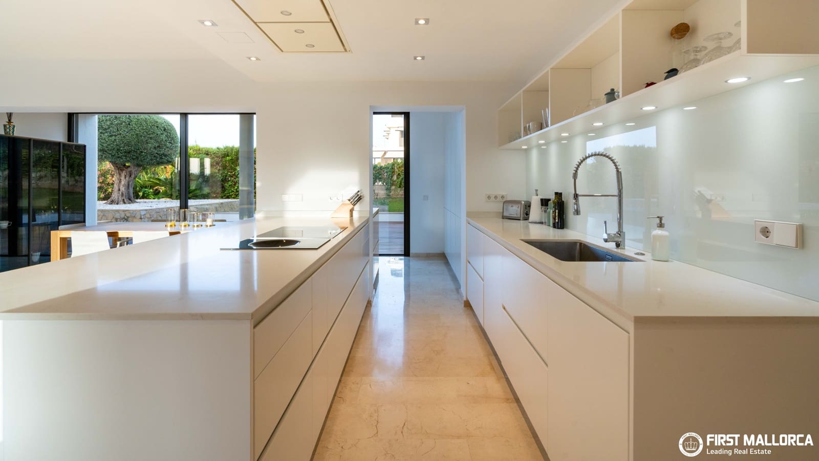 3 soveværelse Villa til salg i Santa Ponsa med swimmingpool garage - € 3.300.000 (Ref: 9986105)