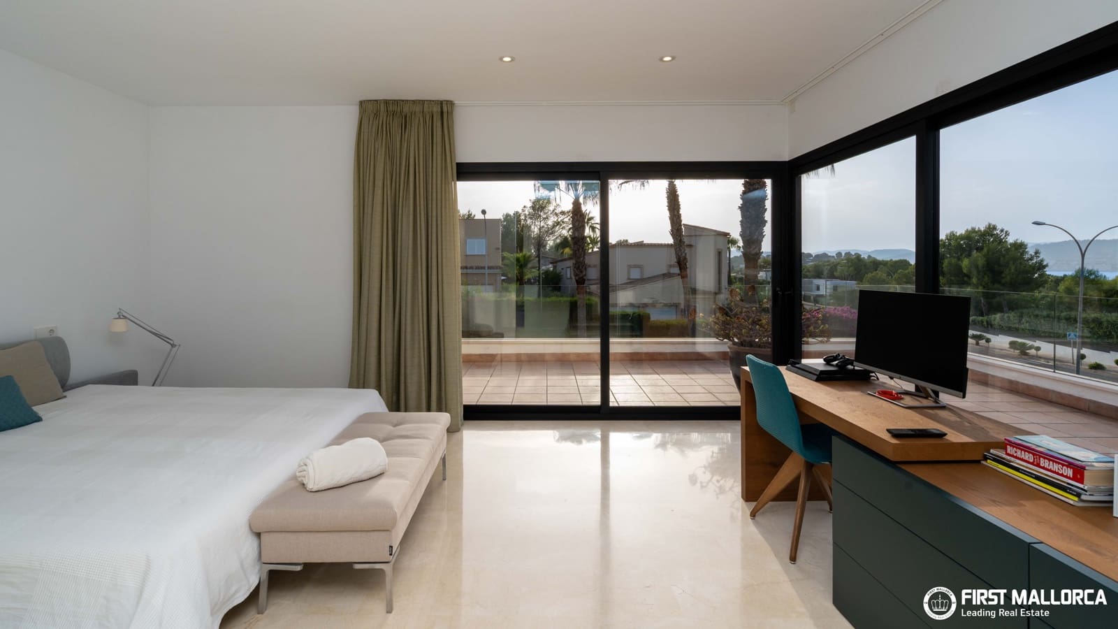 3 soveværelse Villa til salg i Santa Ponsa med swimmingpool garage - € 3.300.000 (Ref: 9986105)