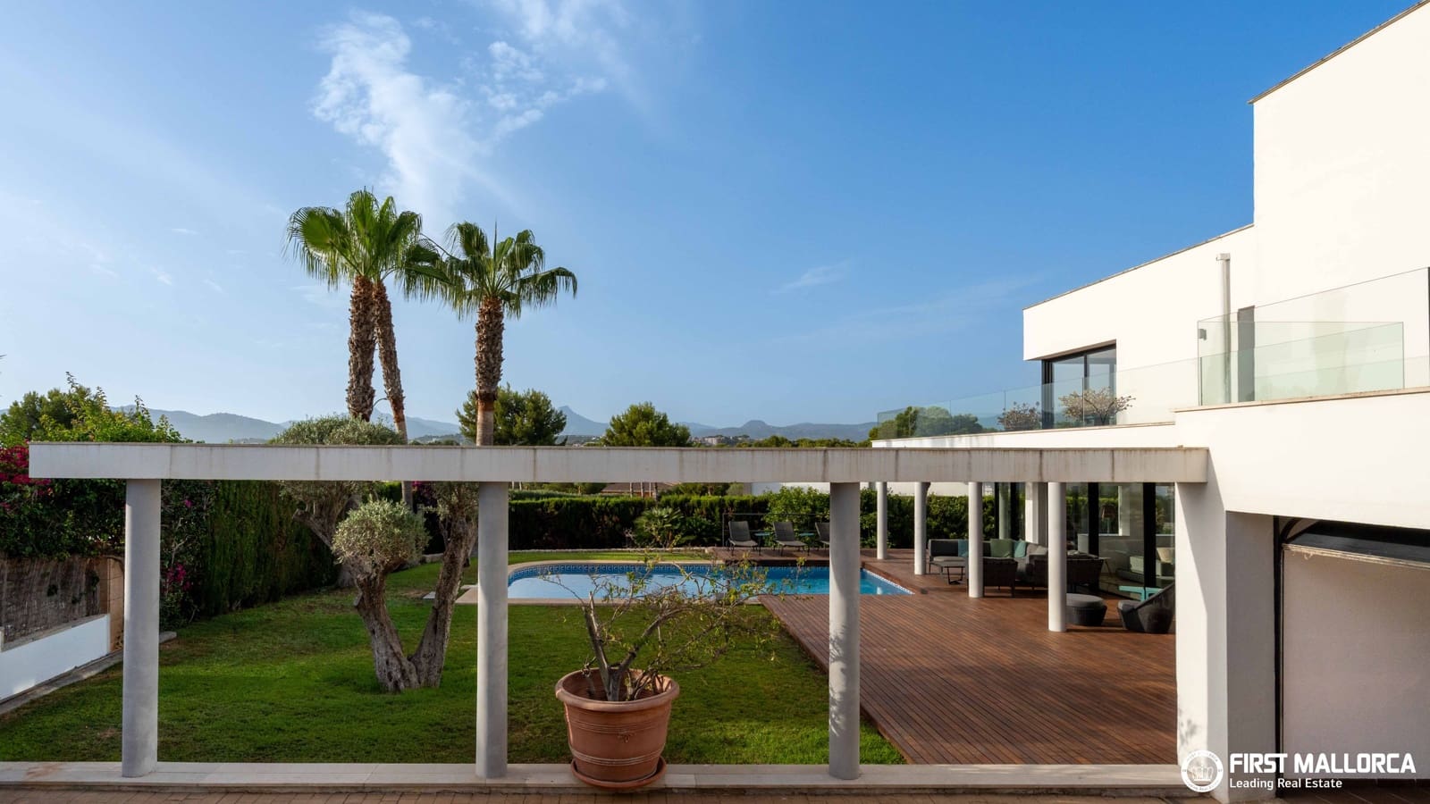 3 soveværelse Villa til salg i Santa Ponsa med swimmingpool garage - € 3.300.000 (Ref: 9986105)
