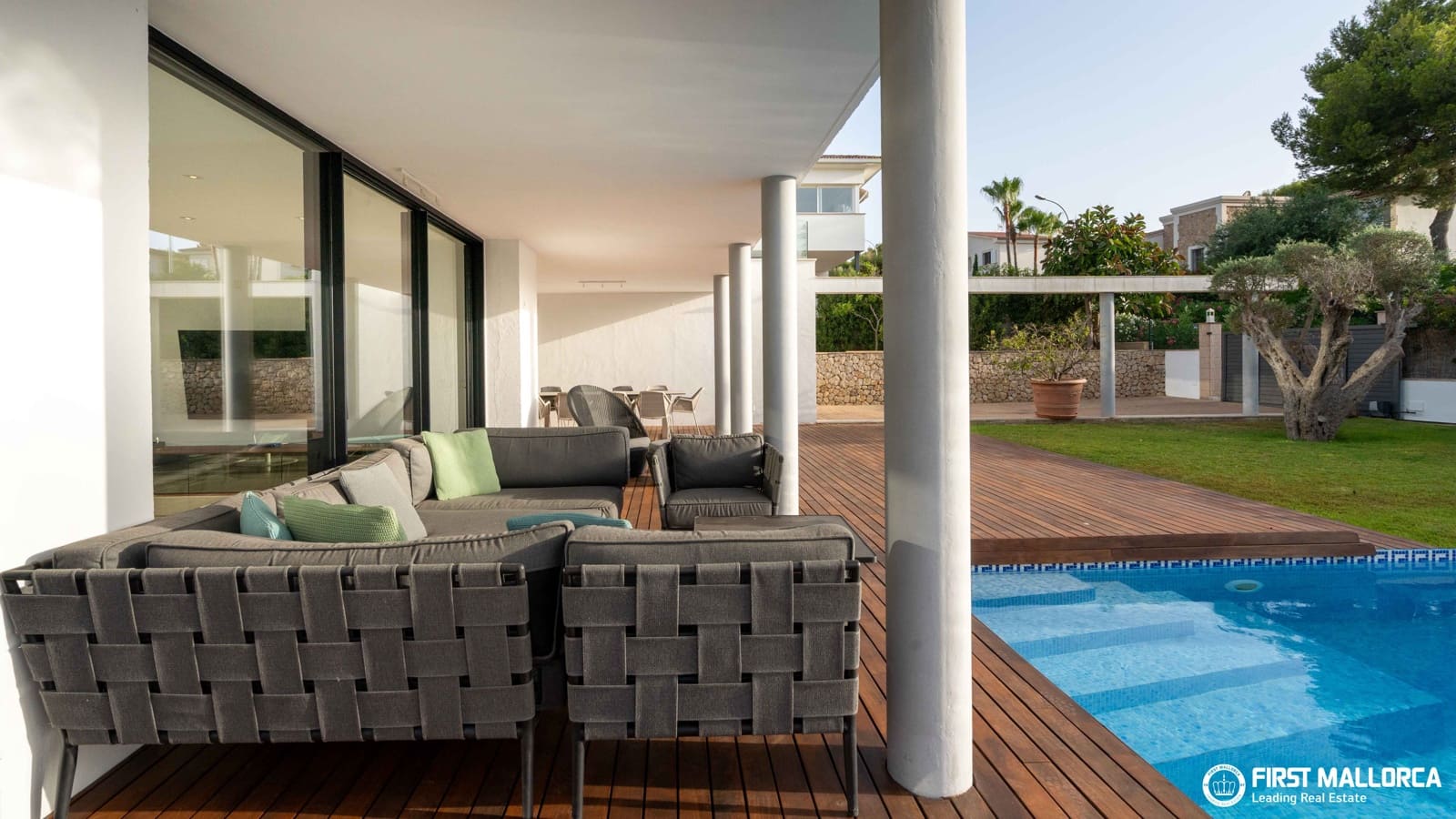 3 soveværelse Villa til salg i Santa Ponsa med swimmingpool garage - € 3.300.000 (Ref: 9986105)