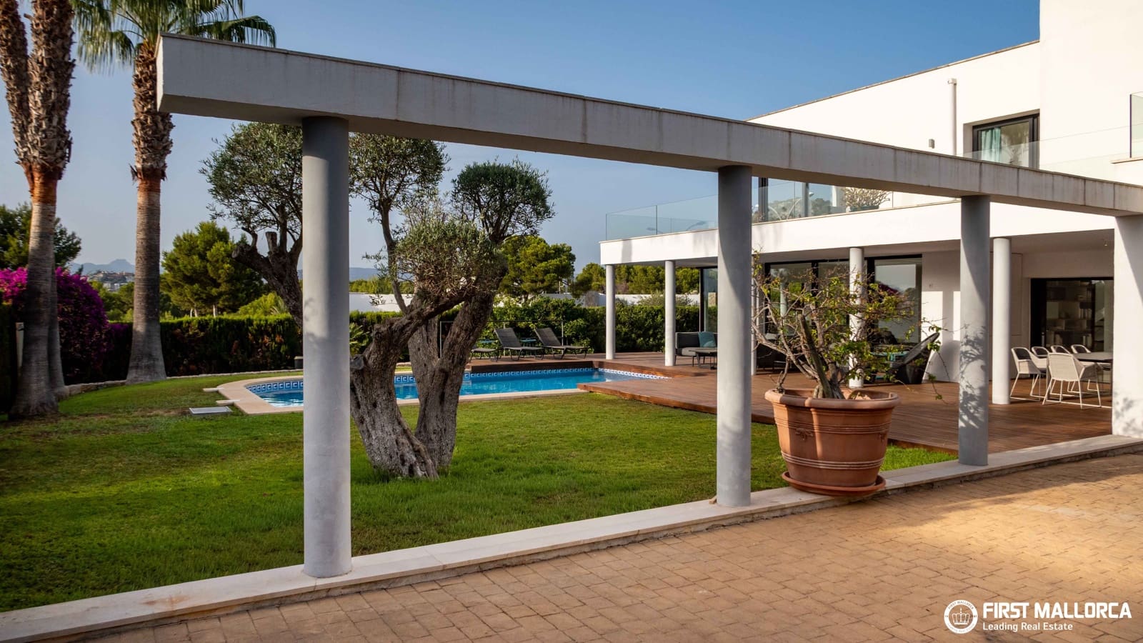 3 soveværelse Villa til salg i Santa Ponsa med swimmingpool garage - € 3.300.000 (Ref: 9986105)