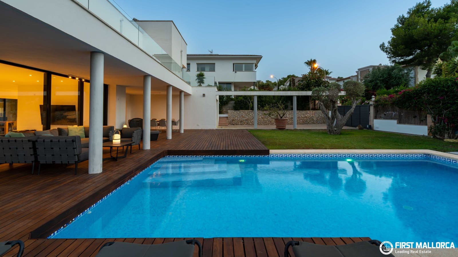 3 soveværelse Villa til salg i Santa Ponsa med swimmingpool garage - € 3.300.000 (Ref: 9986105)