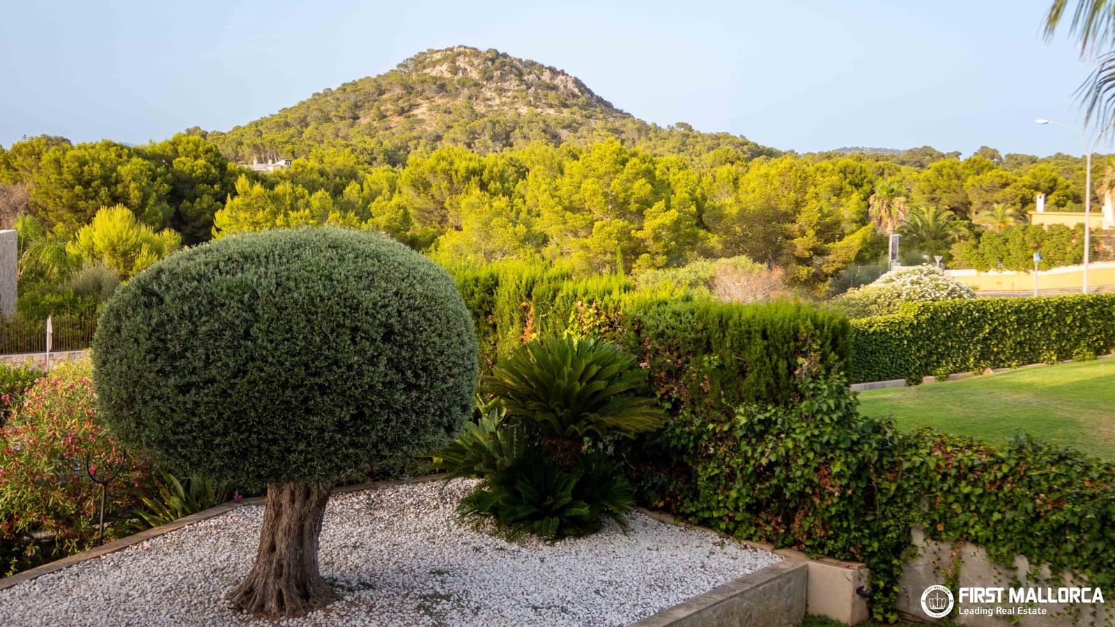 3 soveværelse Villa til salg i Santa Ponsa med swimmingpool garage - € 3.300.000 (Ref: 9986105)