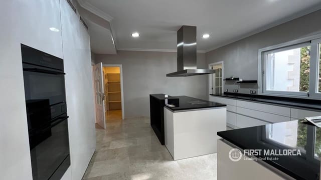 5 bedroom Villa for rent in Santa Ponsa, Calvià with pool garage - € 7,500 (Ref: 9989947)