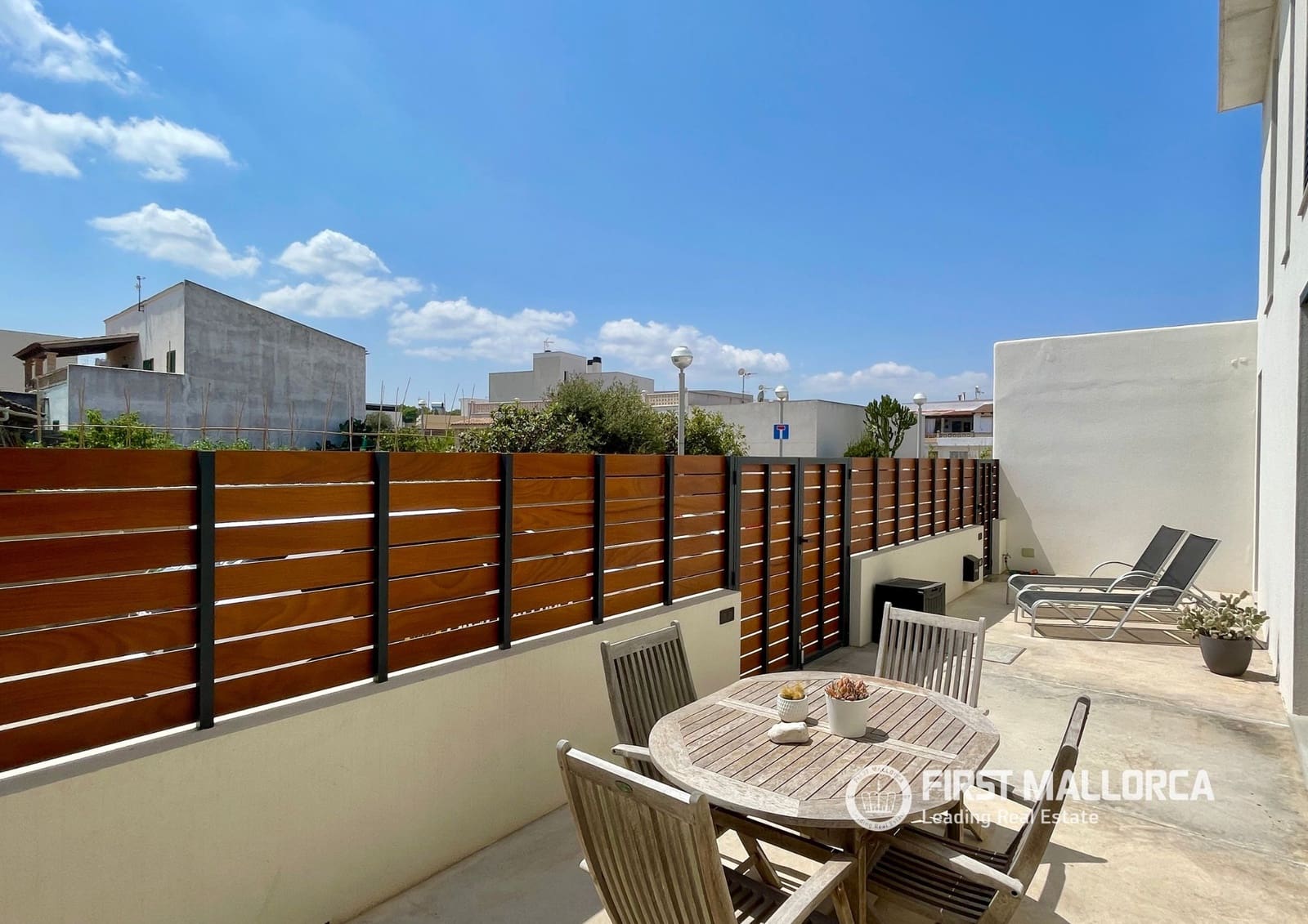 Appartement de 2 chambres à louer à Colonia de Sant Pere / Colonia de San Pedro - 2 000 € (Ref: 9996351)
