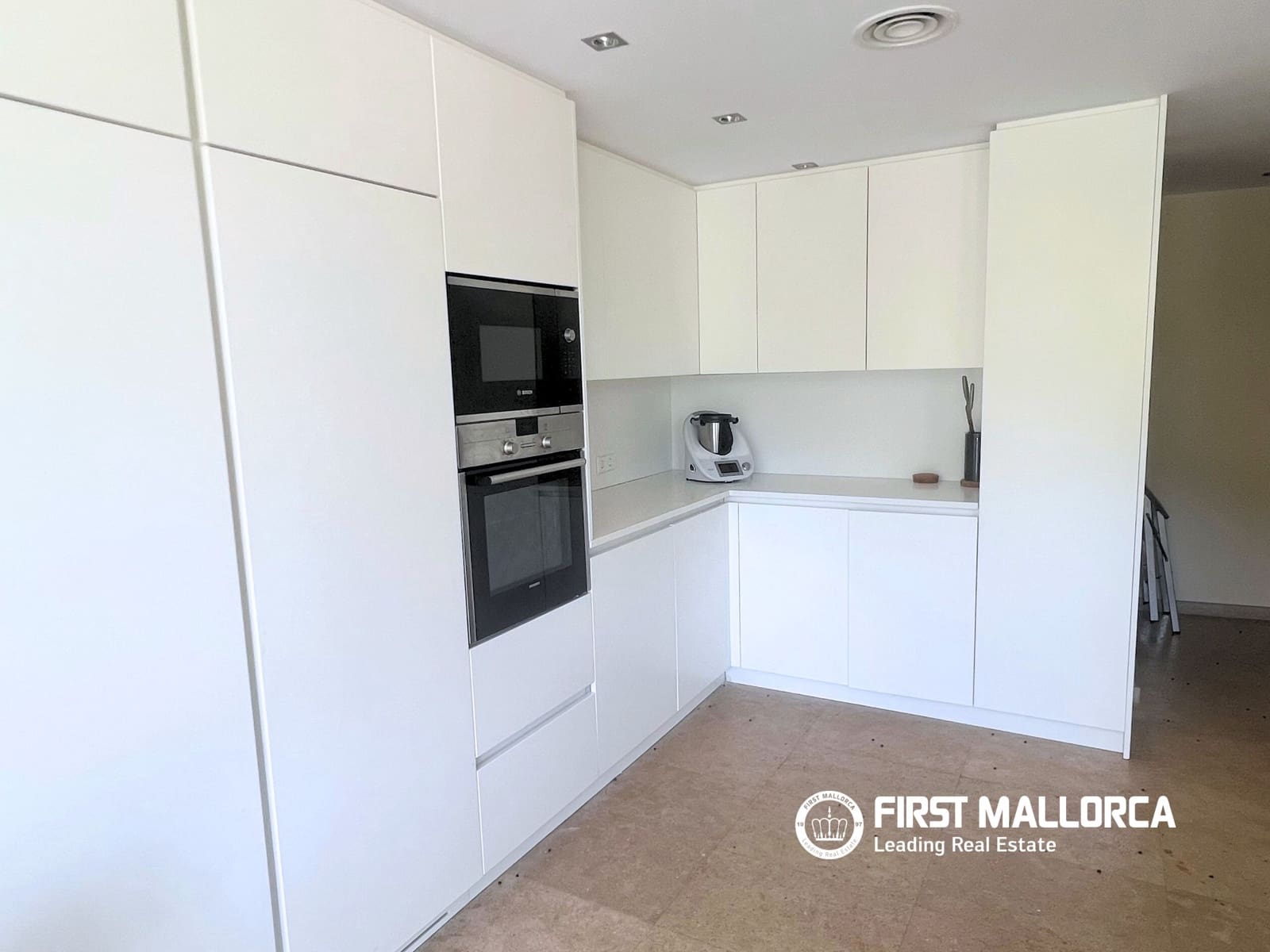 5 quarto Apartamento para arrendar em Cas Catala com garagem - 5 500 € (Ref: 9996352)