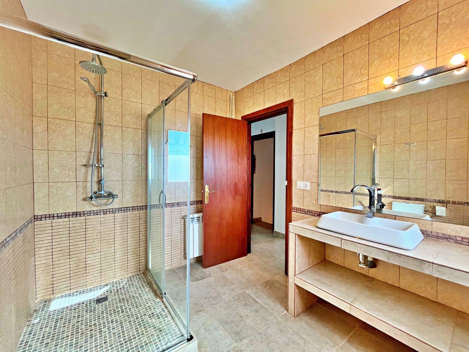 10 Zimmer Villa zu verkaufen in Camarles mit Pool - 575.000 € (Ref: 10020918)