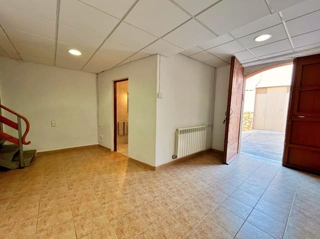 4 makuuhuone Omakotitalo myytävänä paikassa Tortosa - 87 000 € (Ref: 10035364)