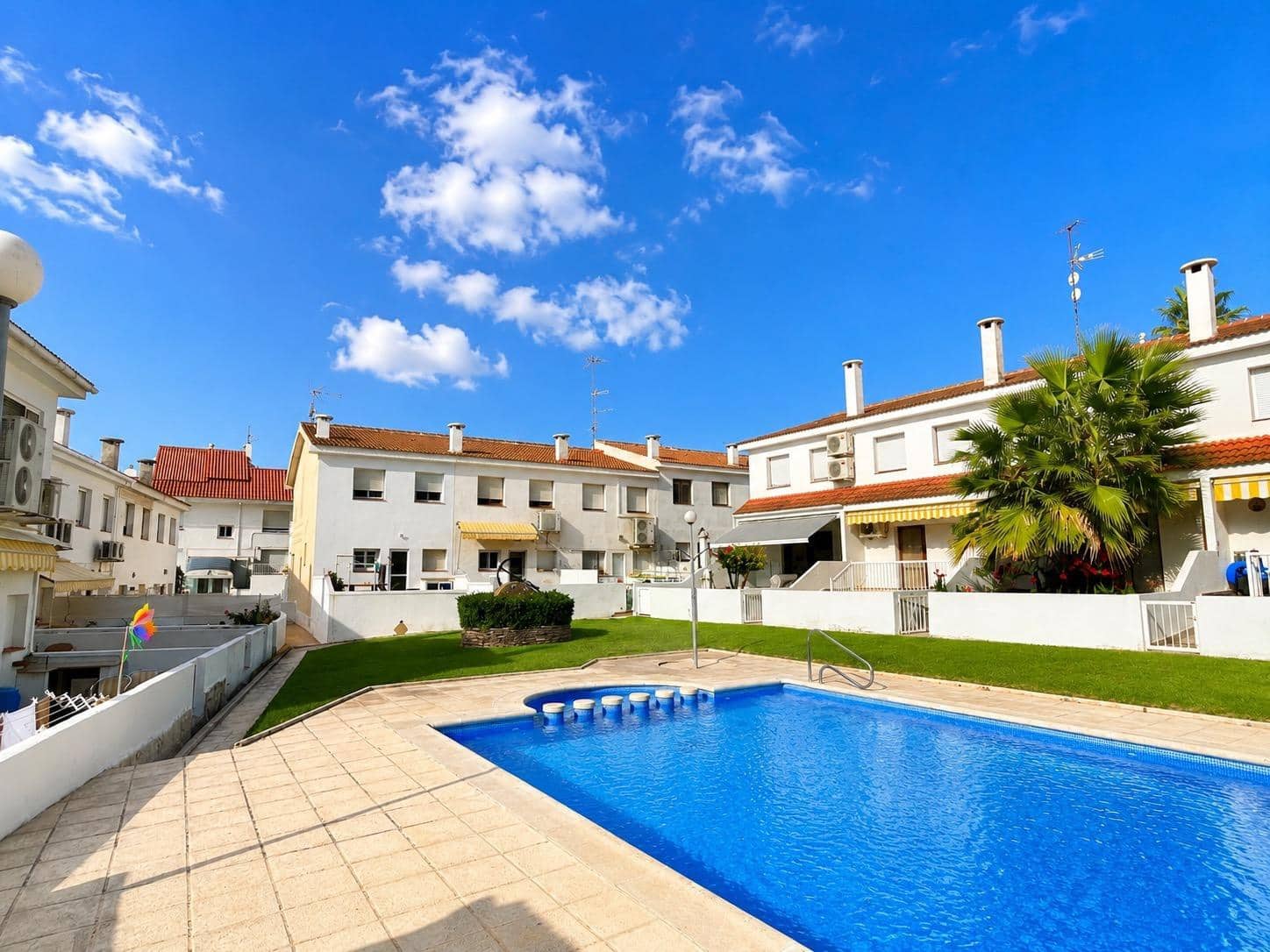 4 chambre Villa/Maison à vendre à Sant Carles de la Rapita avec piscine garage - 380 000 € (Ref: 10043007)