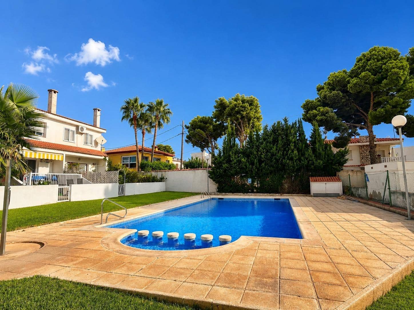 4 chambre Villa/Maison à vendre à Sant Carles de la Rapita avec piscine garage - 380 000 € (Ref: 10043007)
