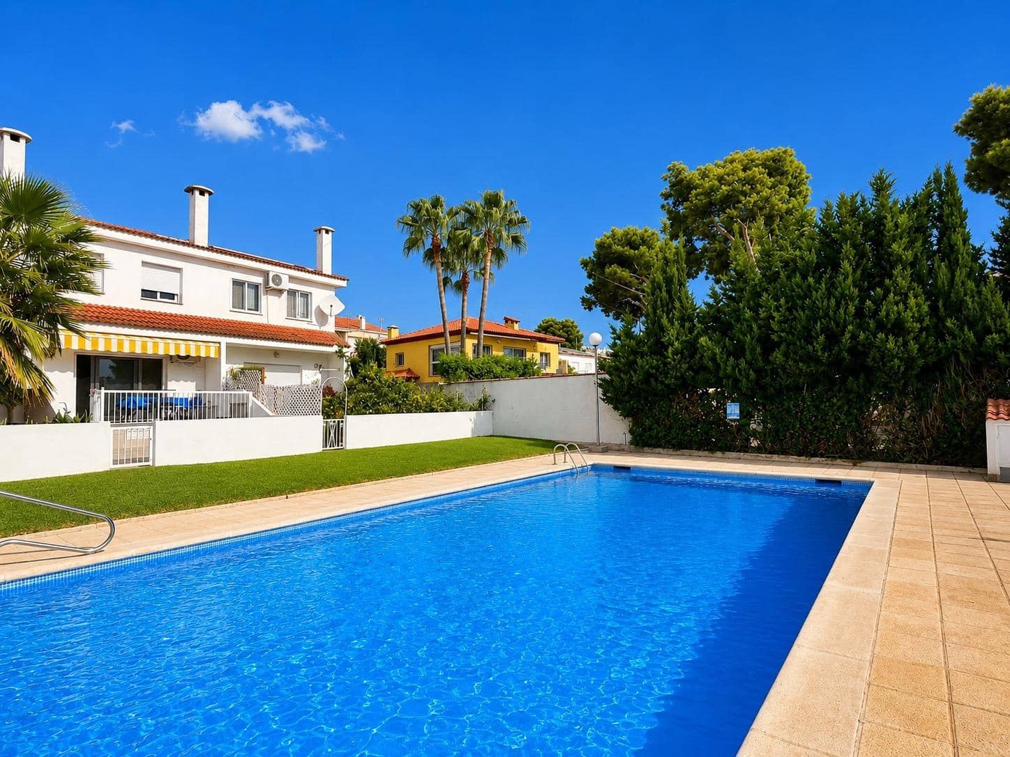4 chambre Villa/Maison à vendre à Sant Carles de la Rapita avec piscine garage - 380 000 € (Ref: 10043007)