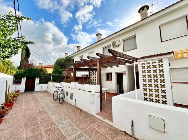 4 chambre Villa/Maison à vendre à Sant Carles de la Ràpita avec piscine garage - 380 000 € (Ref: 10043007)