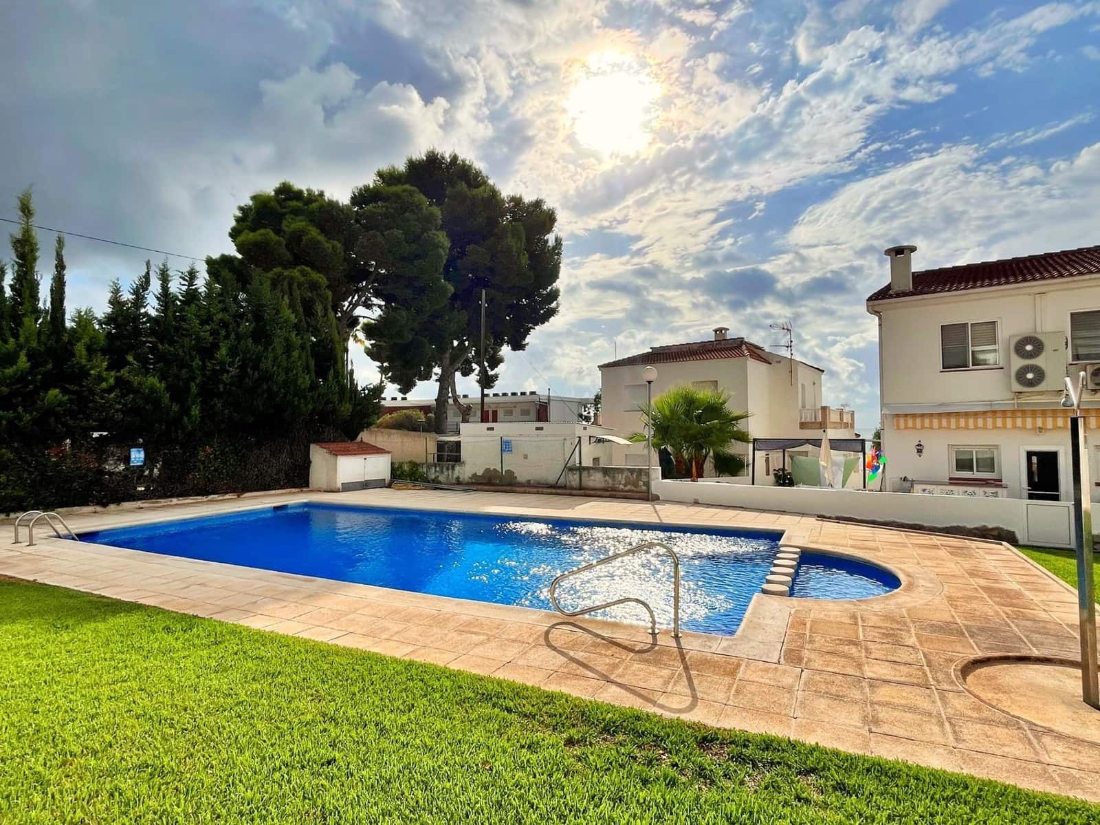4 chambre Villa/Maison à vendre à Sant Carles de la Rapita avec piscine garage - 380 000 € (Ref: 10043007)