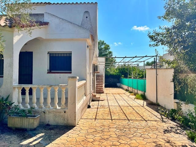 4 bedroom Villa for sale in Deltebre - € 220,000 (Ref: 9291495)
