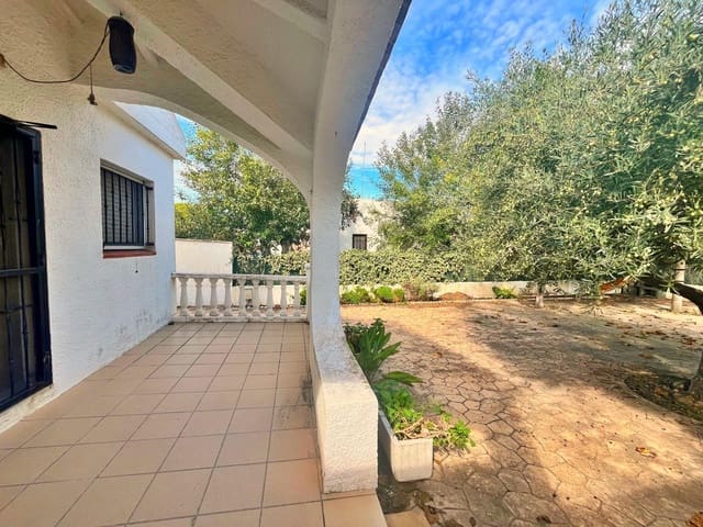 4 bedroom Villa for sale in Deltebre - € 220,000 (Ref: 9291495)