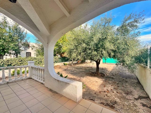 4 bedroom Villa for sale in Deltebre - € 220,000 (Ref: 9291495)