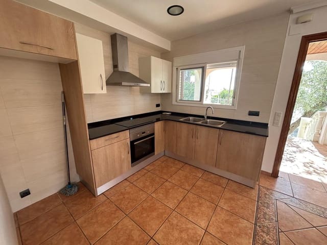 3 bedroom Villa for sale in Alcanar with garage - € 255,000 (Ref: 9330560)