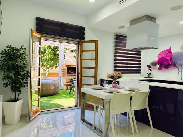 4 sovrum Radhus till salu i Amposta med garage - 349 000 € (Ref: 9330561)