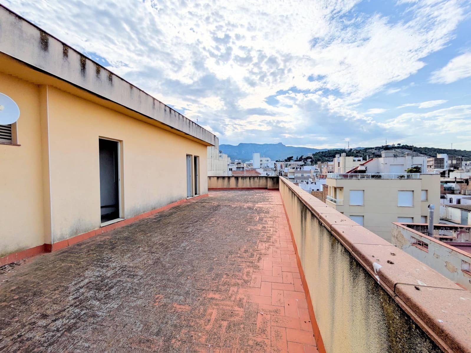 12 soverom Kommersiell til salgs i Sant Carles de la Rapita - € 530 000 (Ref: 9334868)