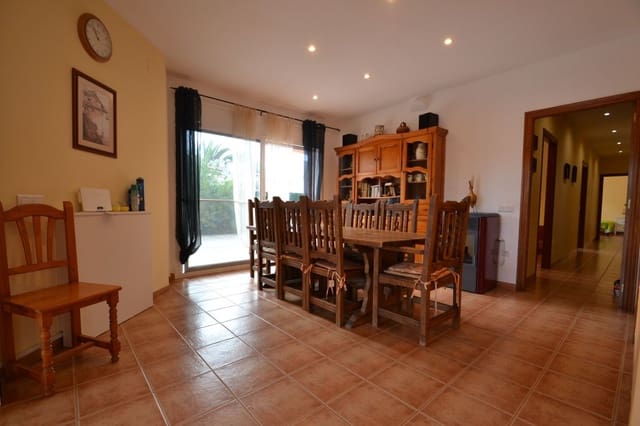 6 bedroom Villa for sale in Deltebre with pool garage - € 550,000 (Ref: 9347256)