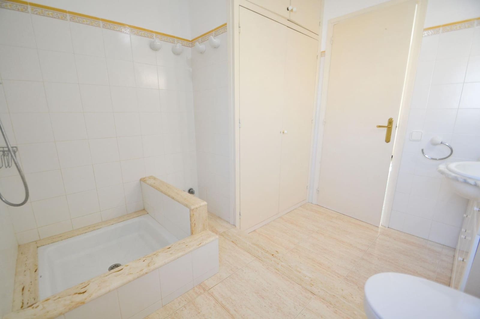 4 soverom Hus til salgs i Deltebre med garasje - € 160 000 (Ref: 9347279)